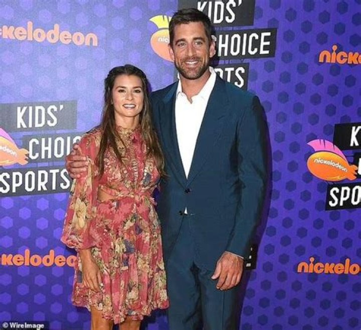 Aaron Rodgers' Girlfriend 2023: All You Need to Know