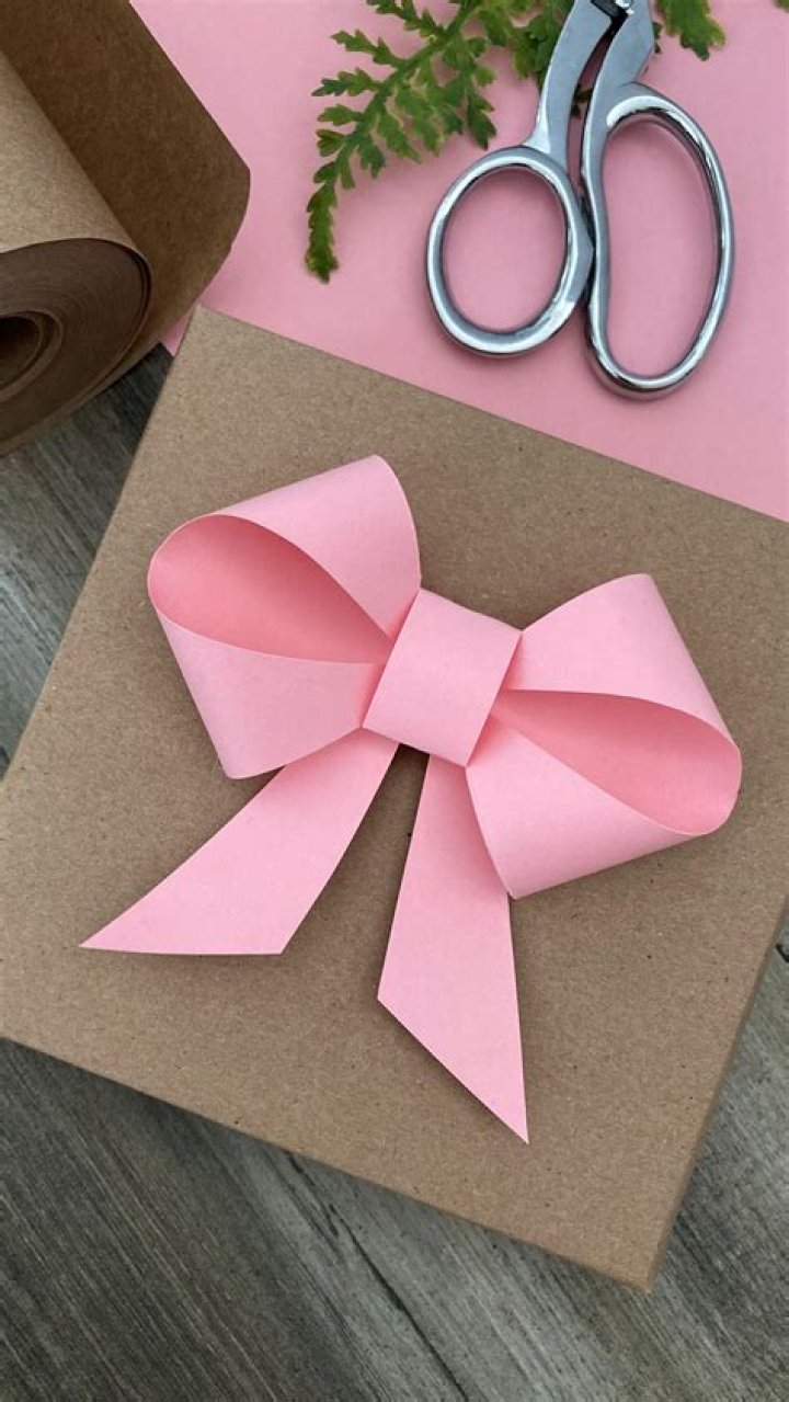 Creative Ways to Make a Bow Out of Wrapping Paper