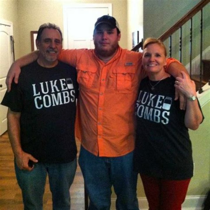 Did Luke Combs Have an Older Brother: Unraveling the Truth