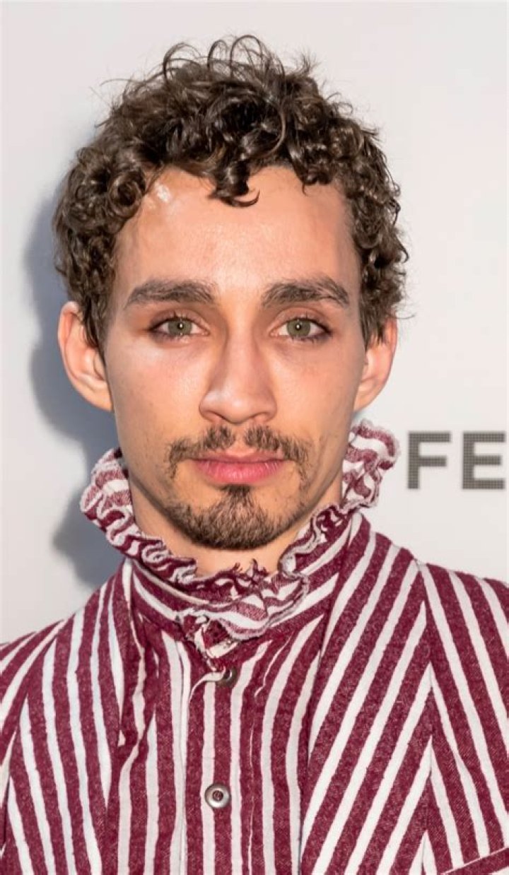 Discover Charming Curly-Haired Male Actors: Enhance Your Entertainment Experience