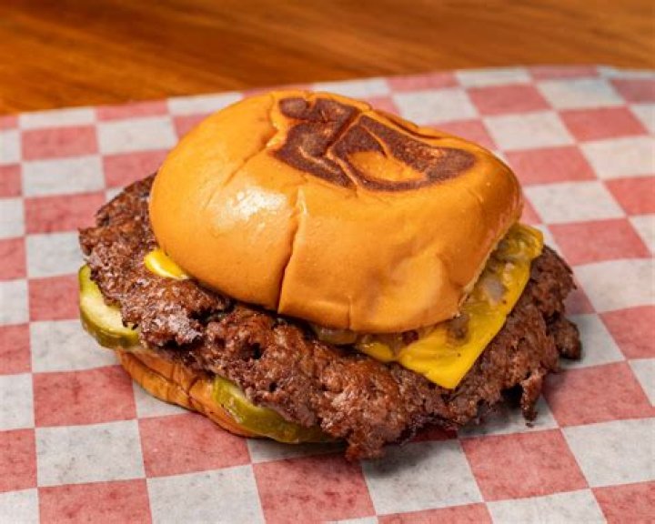 Discovering the Flavors of 7th St Burger: A Culinary Journey