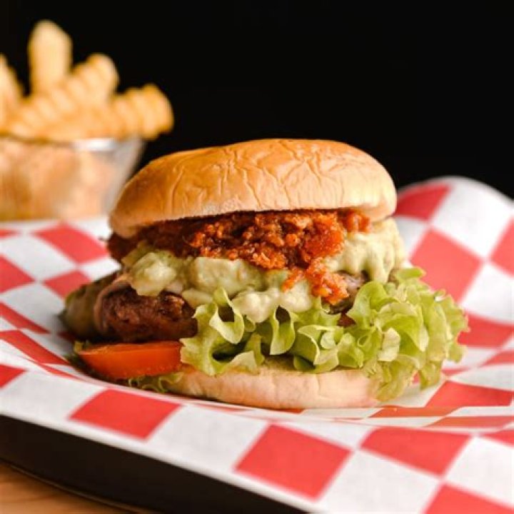 Discovering the Flavors of Hamburguesa Mexicana