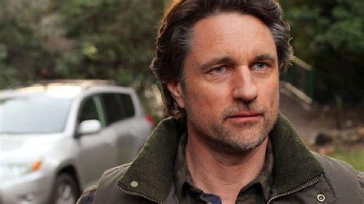 Discovering the Life and Love of Martin Henderson: Who is His Partner?