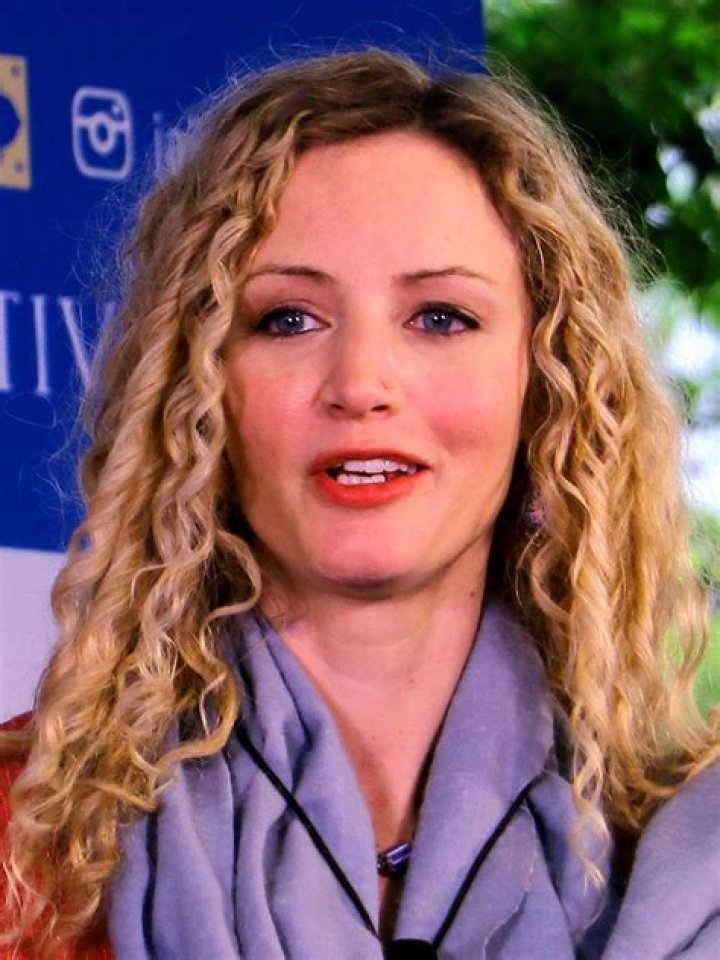 Dr. Suzannah Lipscomb's Husband: A Deep Dive into Their Life Together