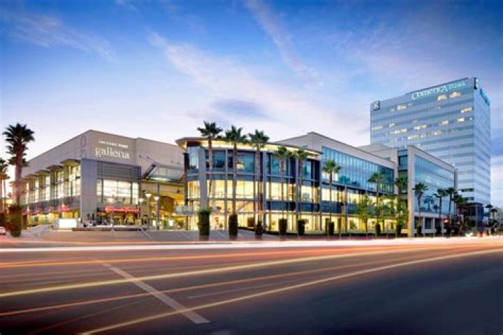 Exploring Galleria Sherman Oaks: Your Ultimate Shopping Destination