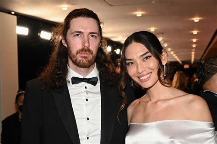 Exploring Hozier's Girlfriend: A Deep Dive into His Relationship and Personal Life