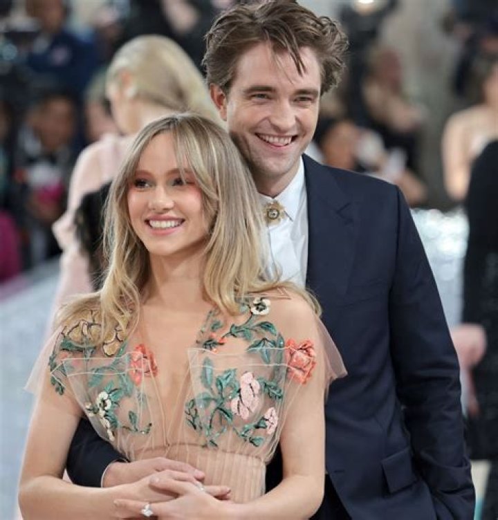 Exploring the Enigmatic Relationship of Robert Pattinson and Suki Waterhouse