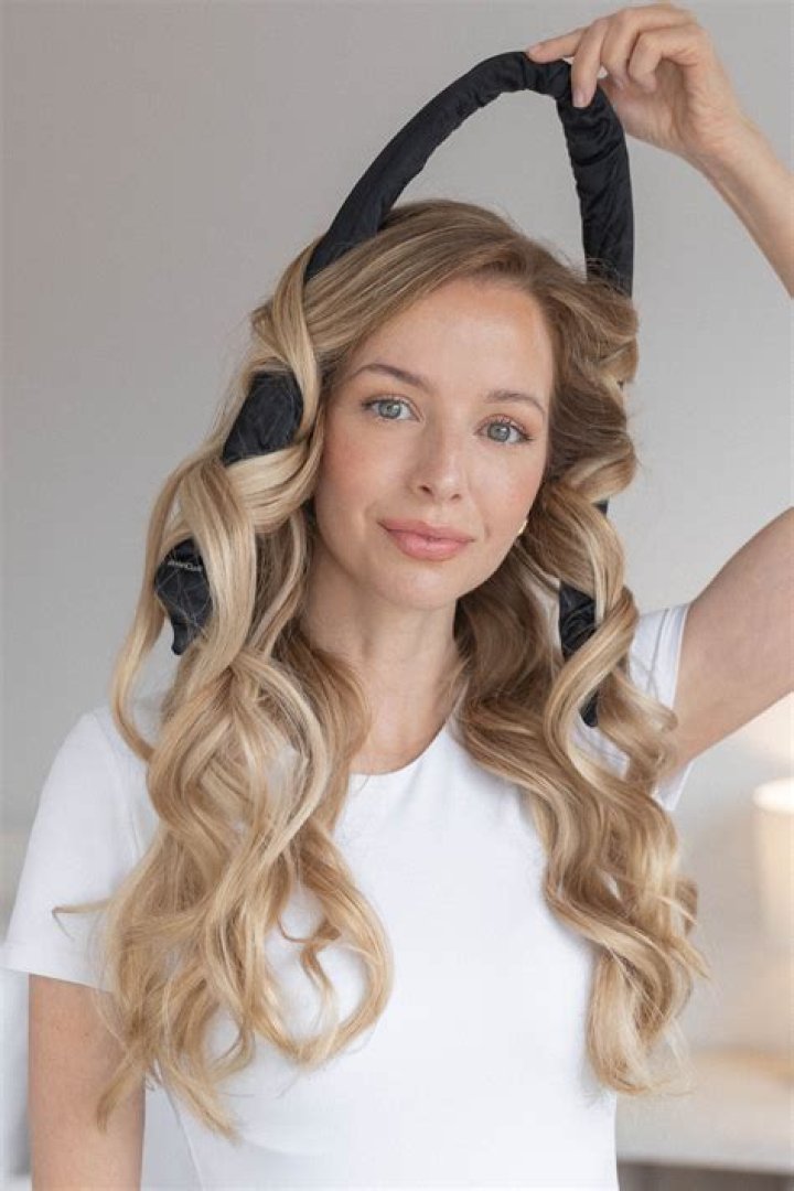 Heatless Curls Overnight: A Comprehensive Guide to Beautiful, Bouncy Hair