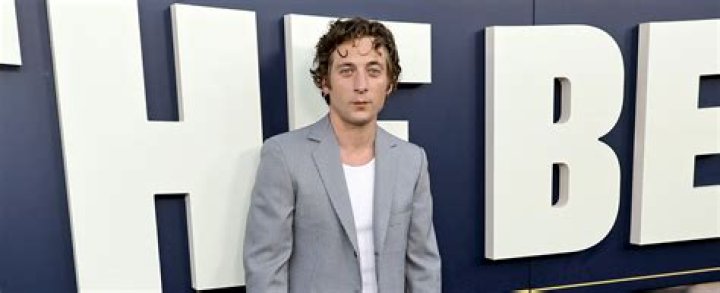 Jeremy Allen White: The Scar That Makes Him Shine