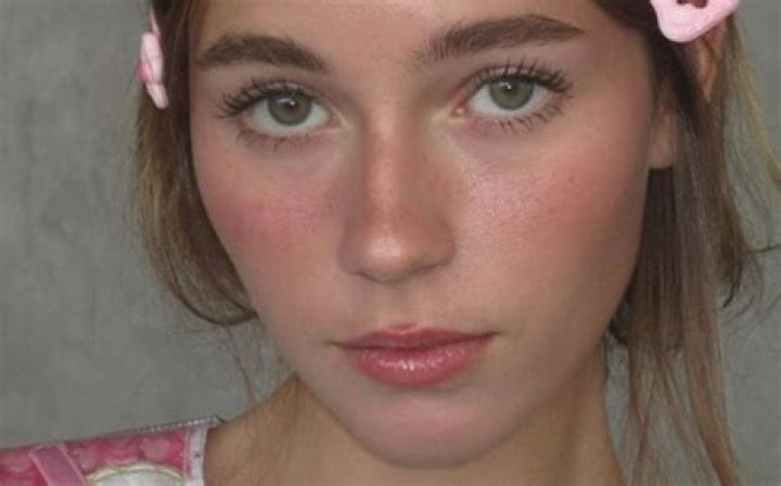 Lara Lane OnlyFans: A Deep Dive into the Rising Star of Adult Entertainment