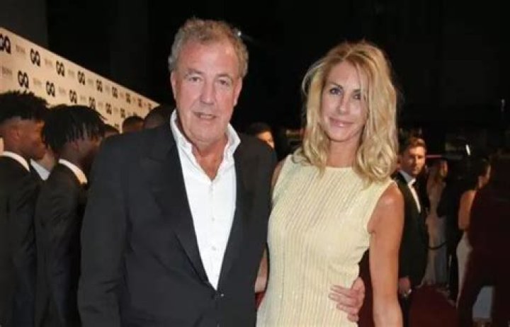 Lisa Hogan Net Worth: How Wealthy Is the Singer?