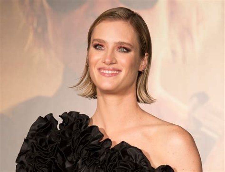 Mackenzie Davis Wife: Unveiling the Personal Life of the Talented Actress