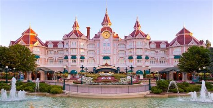 Magical Stays: The Best Hotels Near Disneyland