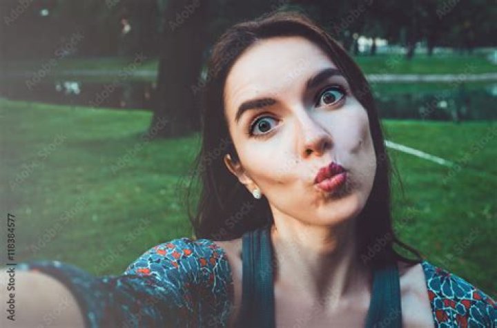 Mastering the Art of the Duck Face Selfie