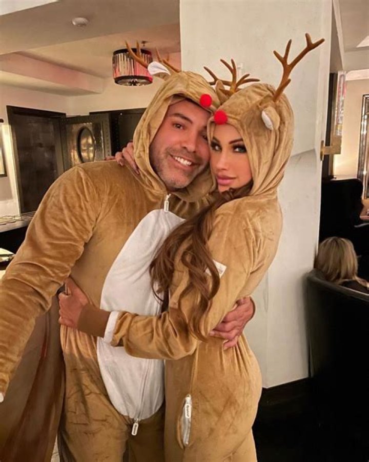 Oscar De La Hoya's Girlfriend: A Look into His Love Life
