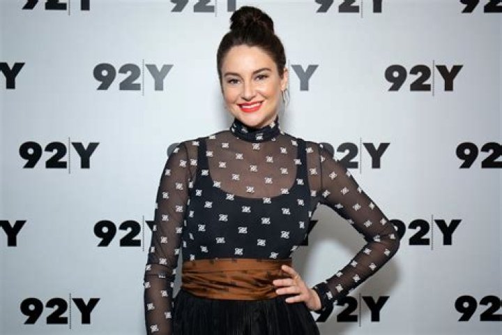 Shailene Woodley Relationships: A Deep Dive into Her Romantic Life