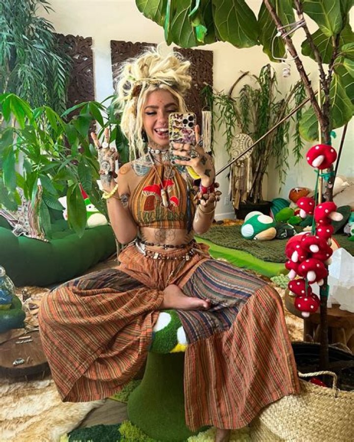 Shanin Blake: The Rising Star of Social Media