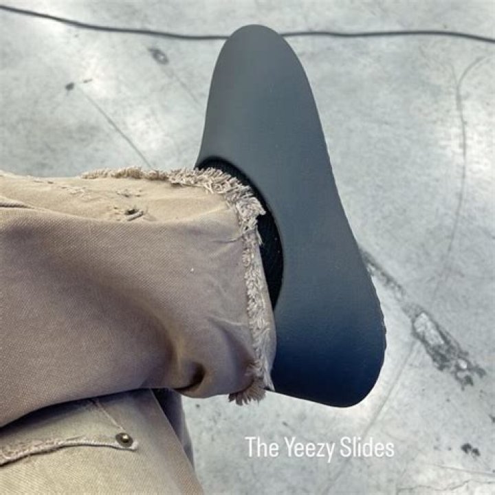Step into Style: The Allure of Yeezy Y3 Slides on Feet