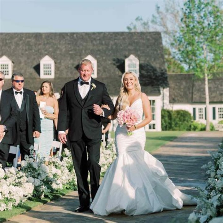 Tori Spelling's Unforgettable Wedding: A Journey down the Aisle