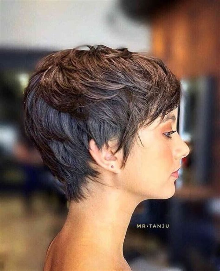 Unleashing Attitude: The Edgy Messy Short Pixie Cut