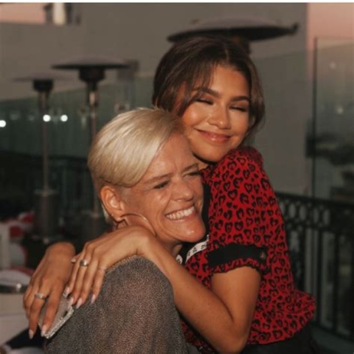 Zendaya's Mother Height: Exploring the Influence of Family on the Rising Star